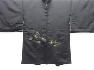 読み本に花模様一つ紋絵羽織